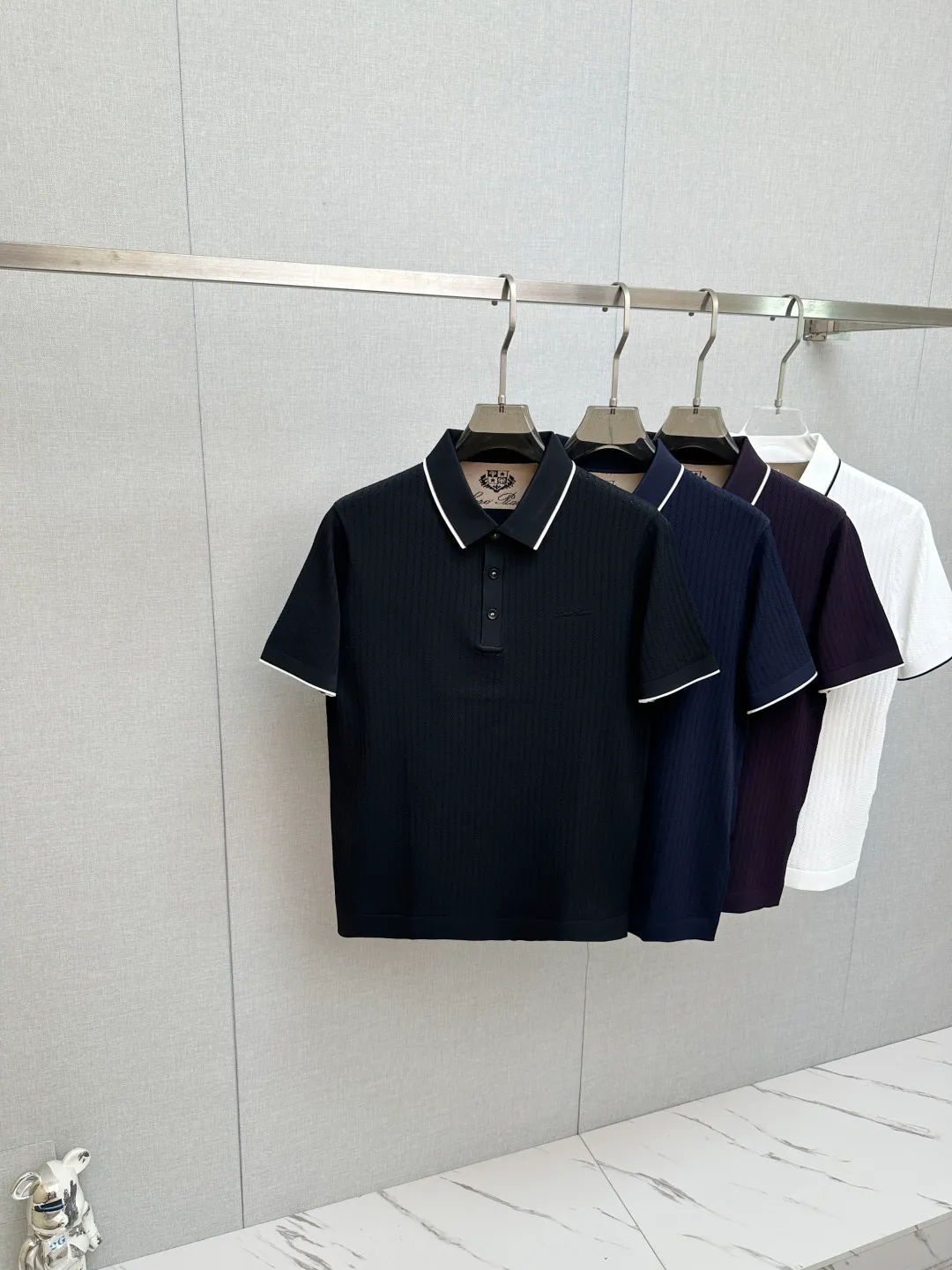 LP top quality 2026 new short sleeves! Original custom fabric, soft to the touch. Top imported private goods, fashionable design and trendy short sleeves, without losing luxury. There is no doubt about the quality. The upper body effect is awesome, luxury official website Same Style! Size: M-3XL